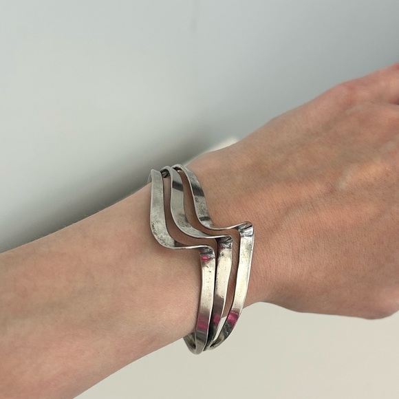 Vintage Silver Abstract Bangle - Picture 7 of 7
